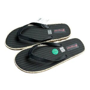 NWT Frogg Toggs Kuba sandal in black